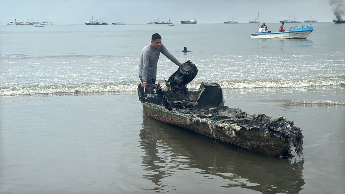 Dos heridos graves tras incendio de 35 barcos en M
