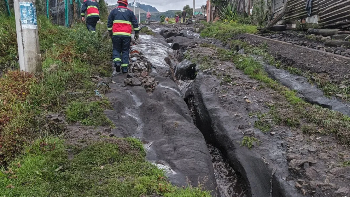 Paquisha sufre desborde de quebrada y Conocoto reporta resca