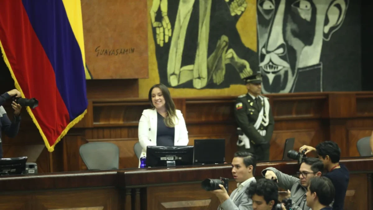 Tras la renuncia de Niels Olsen, Mishel Mancheno asumió la P