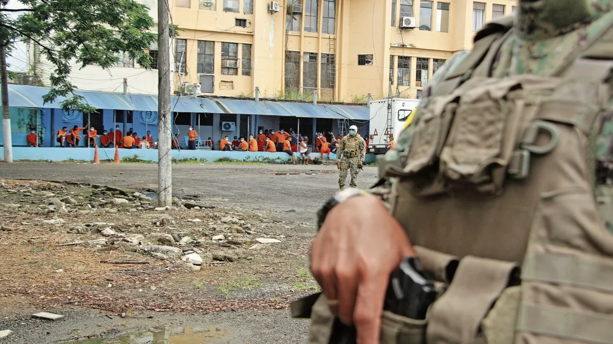 Situación. Los controles militares también condicionan el acceso de los reclusos a los servicios de salud.