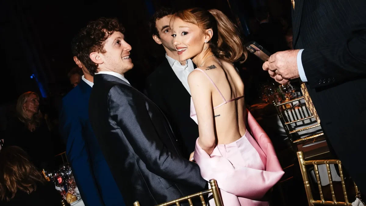 TMZ reporta que tras tres años juntos, Ariana Grande y Ethan