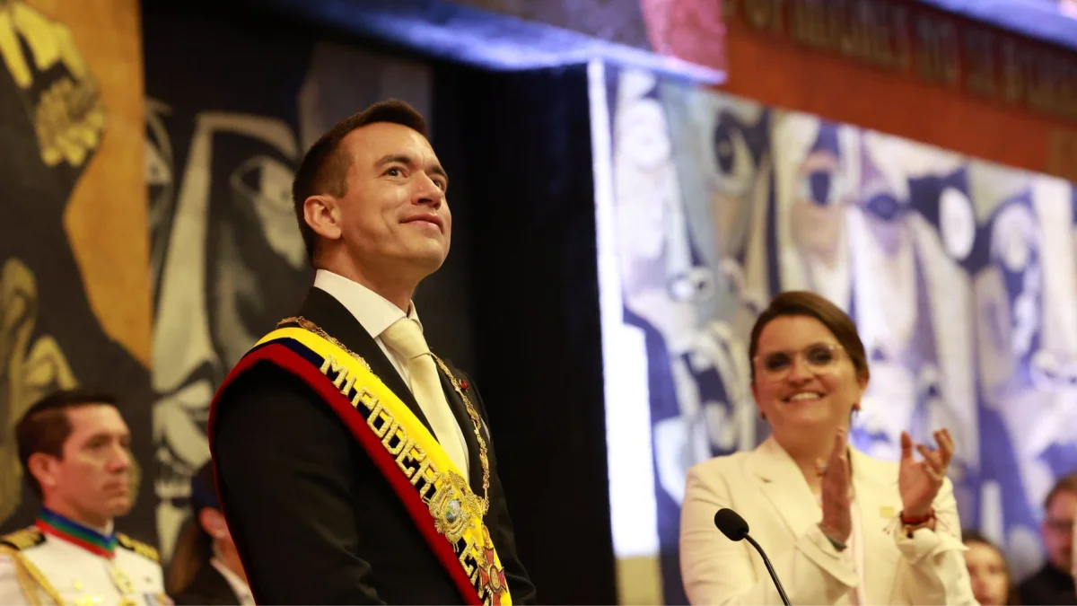Colectivos formalizan pedido de revocatoria del mandato a Da