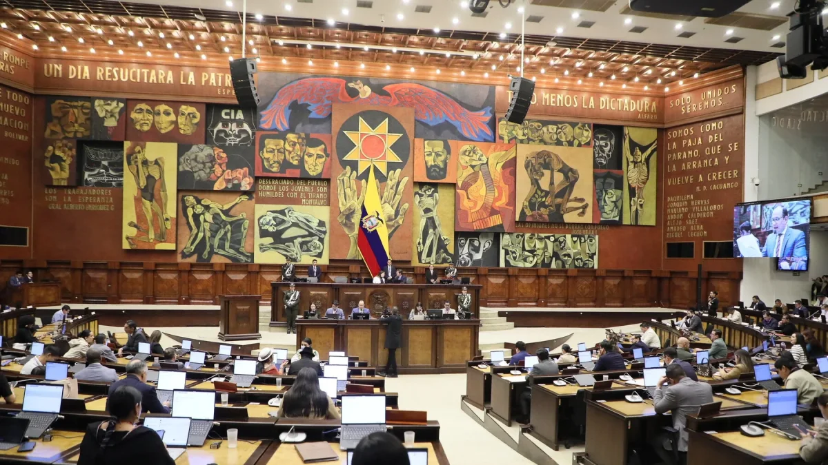 ¿Contraloría destruirá información reservada? Esto