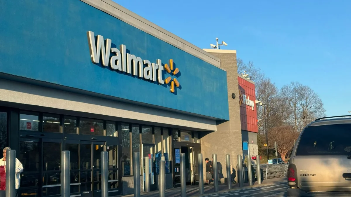 Walmart frena la automatización: elimina cajas de autoservic