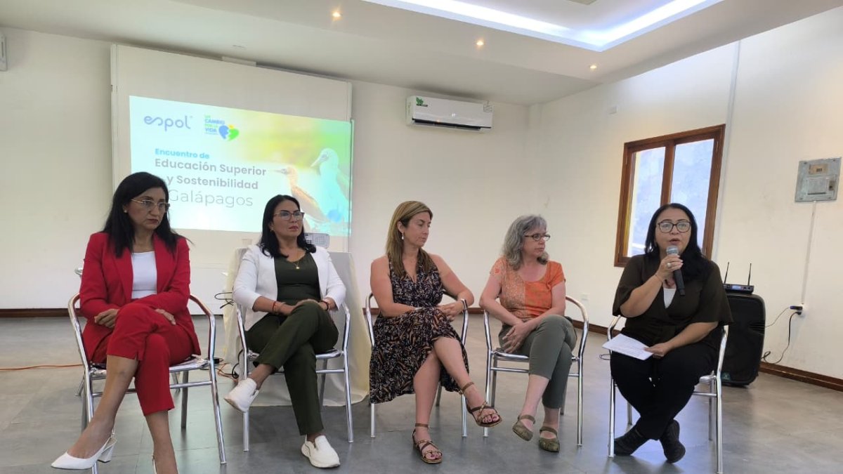La ESPOL y FUNCAVID promovieron un encuentro que fortaleció alianzas académicas, investigación aplicada y cooperación para el desarrollo sostenible del archipiélago.