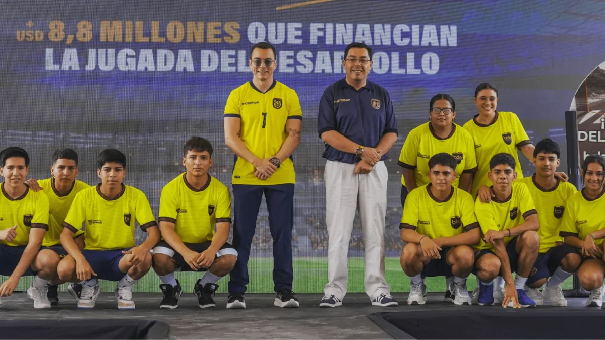 El presidente de la República, Daniel Noboa durante su visita en El Empalme