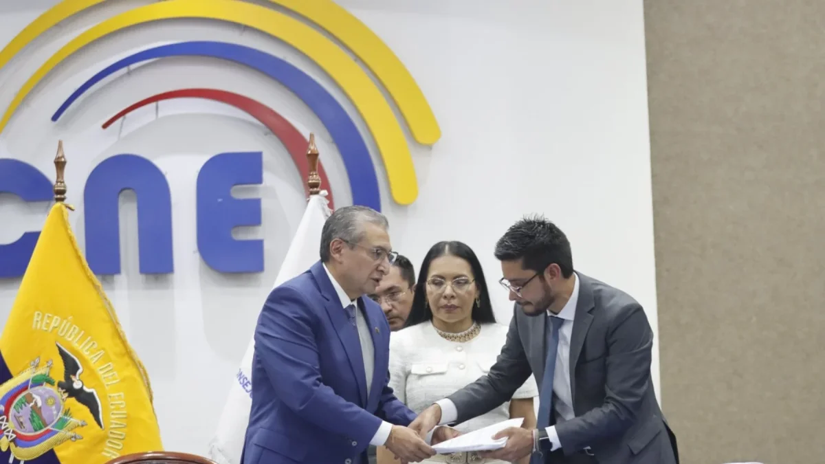 José Cabrera, quien era un aliado clave de Diana Atamaint, asumió la presidencia del CNE.