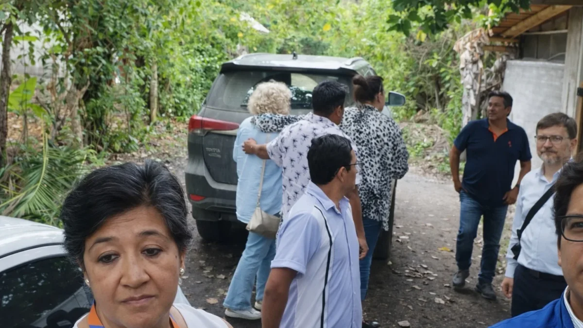 Llegada de la mamá de Monika Silva a Montañita en la casa de su hija.
