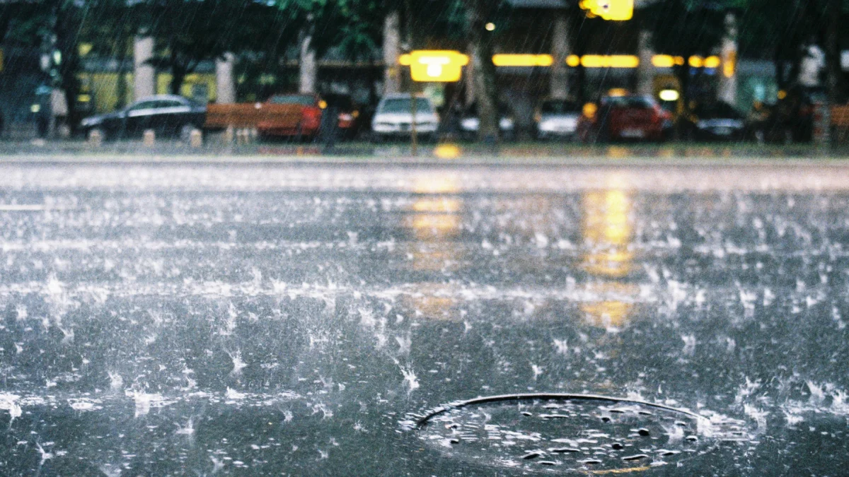 Referencial.Las precipitaciones se intensifican en zonas urbanas de Ecuador, mientras el pronóstico advierte lluvias continuas hasta el 15 de junio por el avance de El Niño