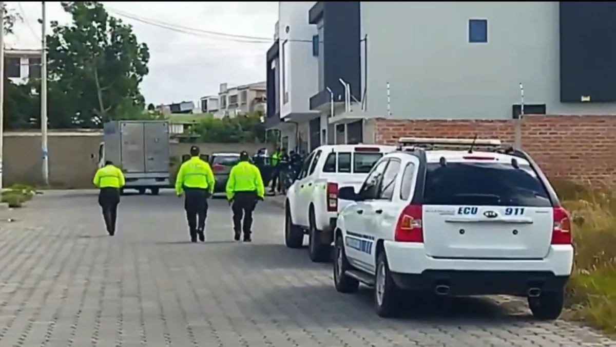 Guía penitenciaria fue asesinada en ataque armado cerca de su vivienda en Riobamba. Policía investiga el hecho.