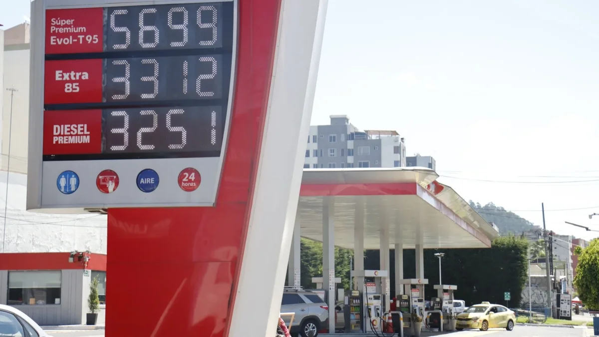 El nuevo precio de las gasolinas y diésel en Ecuador aplicará hasta el 11 de julio de julio de 2026.