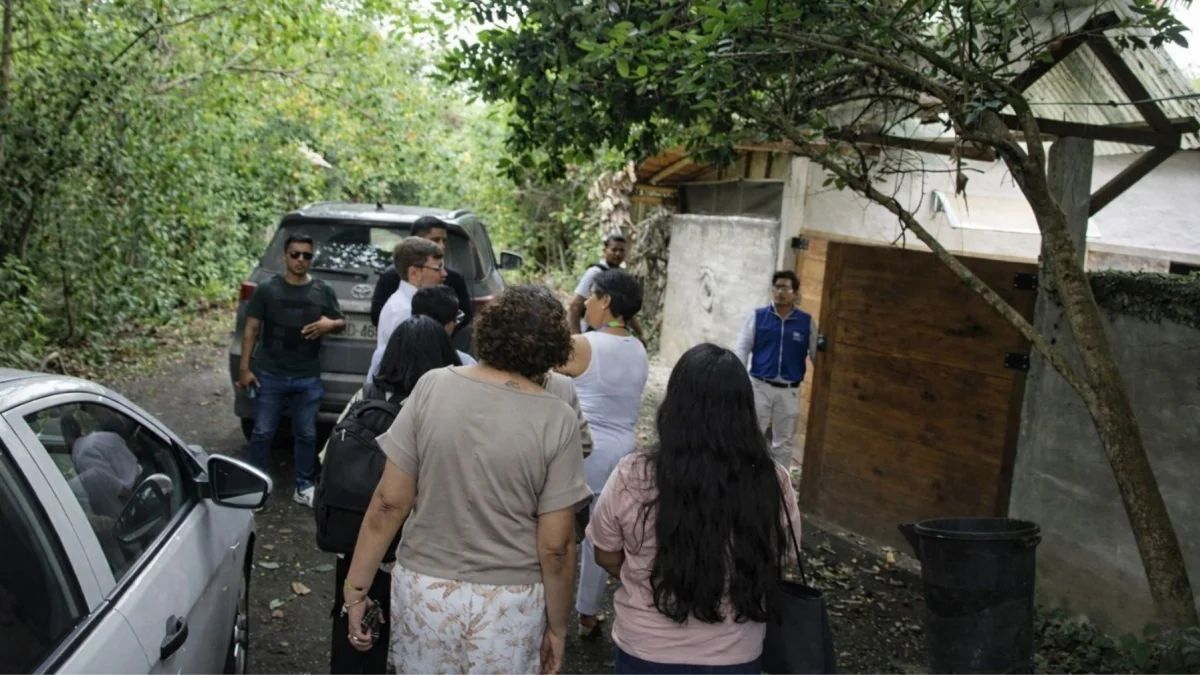 La madre de Monika Silva y el cónsul de Polonia en Lima arribaron a Montañita este 12 de junio de 2026.