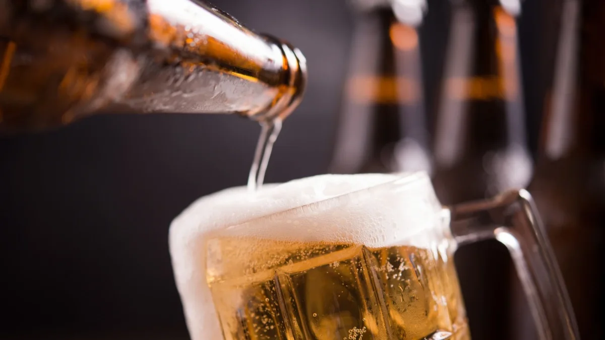 Durante 2025, el ICE a la cerveza recaudó $300 millones. Esto implica un costo fiscal por esta medida de aproximadamente $25 millones.
