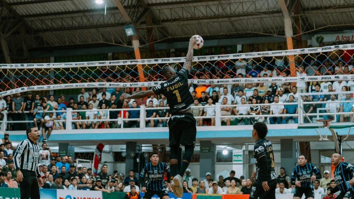 Machala Mineros se coronó campeón del Apertura de la LNE, venciendo a Hieleros.