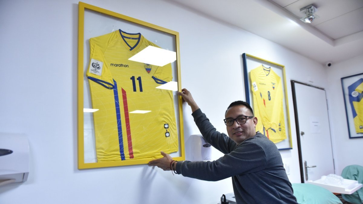 Sixto Curipoma trabajó como fisioterapeuta de la selección de Ecuador desde 2001 hasta 2021.