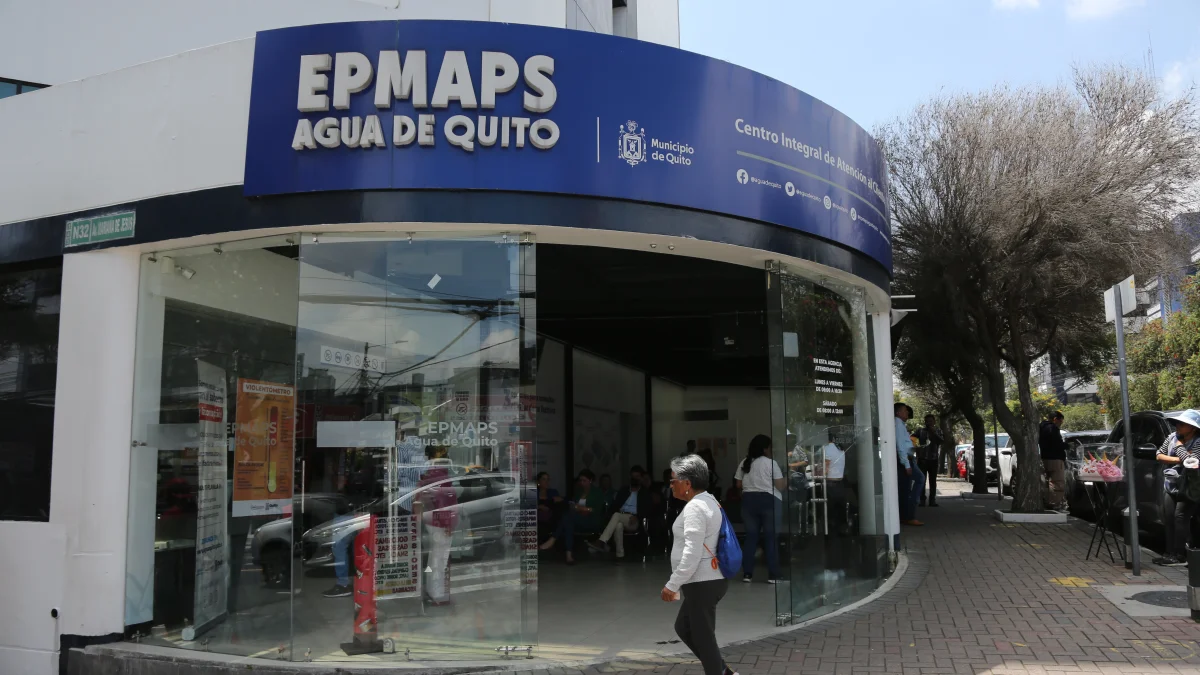 Imagen referencial. Los trabajadores estaban en una camioneta con el nombre de Agua de Quito.