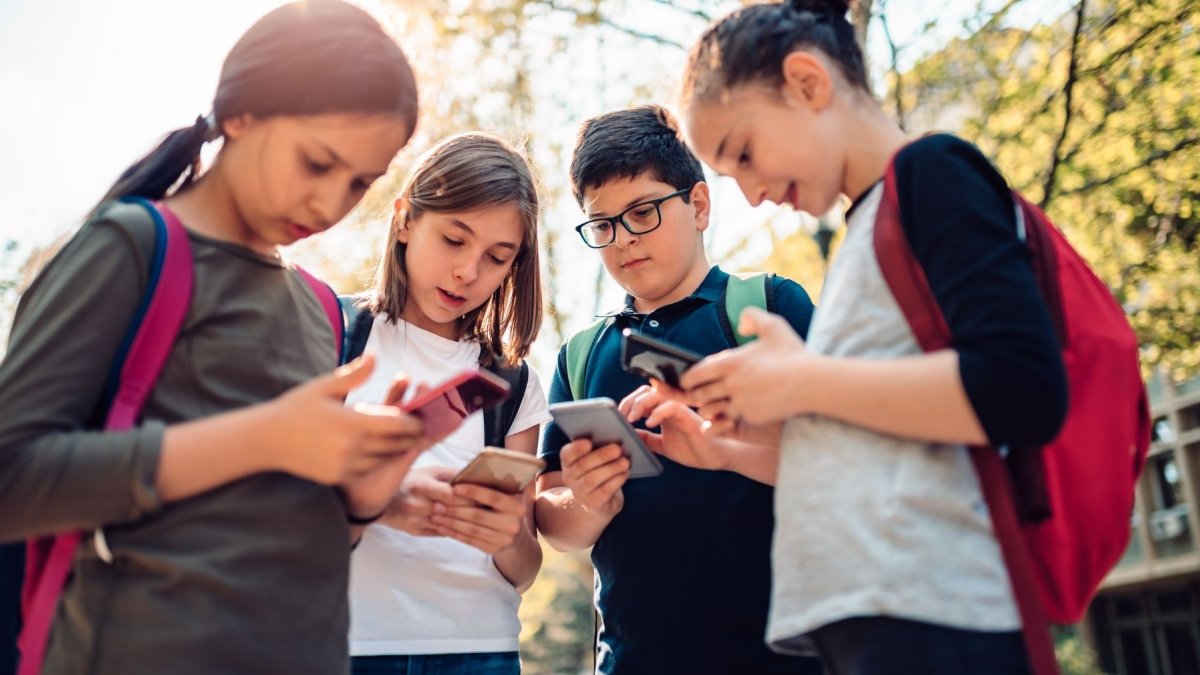 La psicología educativa emerge como una herramienta clave para fortalecer la atención, la autoestima, la resiliencia y el bienestar emocional en las nuevas generaciones.