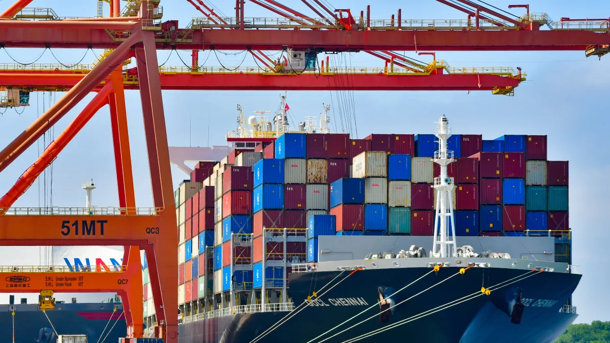 Uno de los barcos que llevan las exportaciones de Ecuador, desde el puerto de Guayaquil.