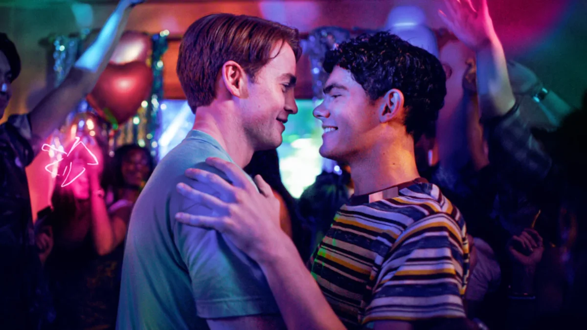 La película retoma la historia tras el final de la tercera temporada, cuando Nick y Charlie consolidaron su relación.