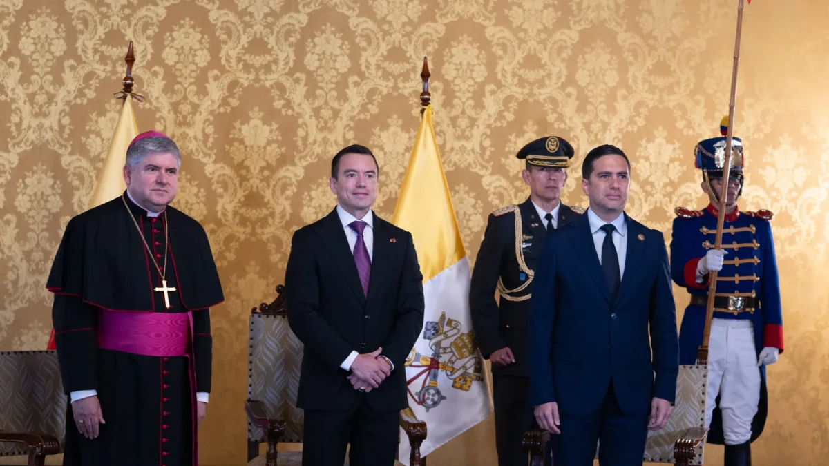 Daniel Noboa recibe las cartas credenciales de monseñor Dagoberto Campos Salas como nuevo nuncio apostólico en Ecuador.