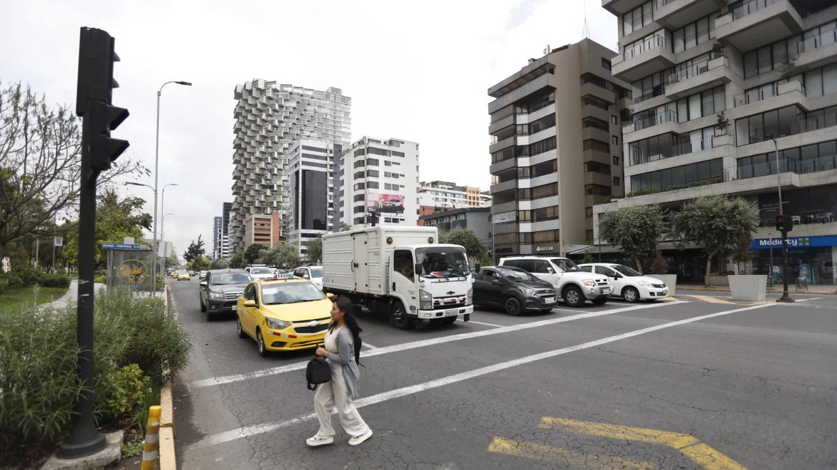 El Pico y placa busca disminuir la carga vehicular en horas de mayor flujo vehicular.
