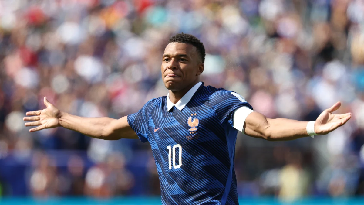 Kylian Mbappé celebra tras marcar un nuevo doblete en el Mundial 2026 con Francia