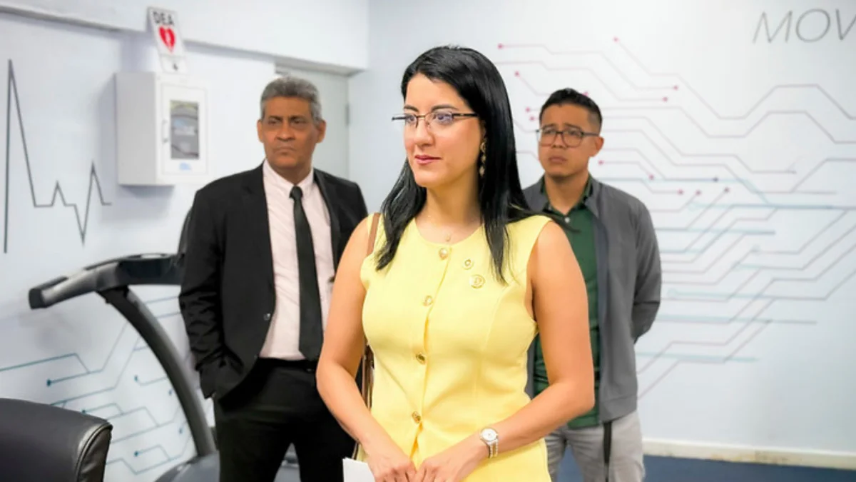 La ministra Gilda Alcivar emitió un comunicado tras la viralización de imagenes de menores jurando por la seguridad de Daniel Noboa y Erik Prince.