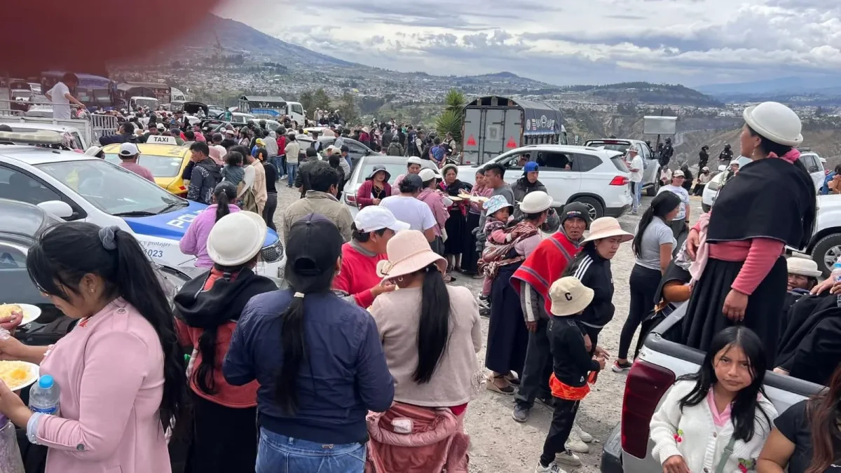Comuneros y familiares se concentran diariamente para coordinar nuevos recorridos en la búsqueda de Mario Quinatoa.