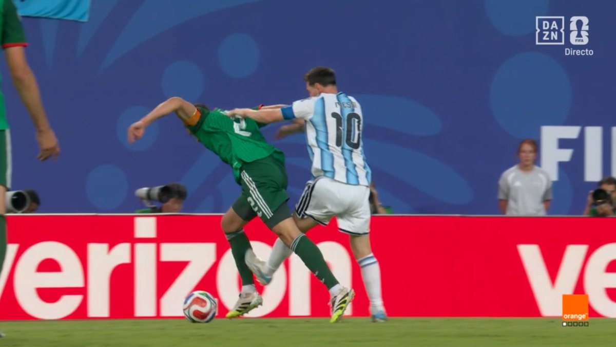 La jugada que habla el mundo, Lionel Messi y una acción para tarjeta roja.