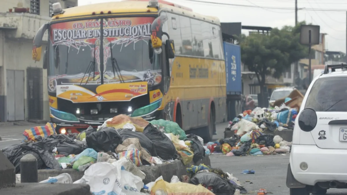 La basura se observa en varias zonas de Guayaquil.