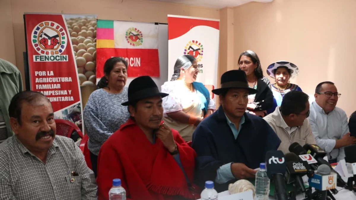 Dirigentes sociales y sindicales anunciaron acciones para impulsar una iniciativa constitucional contra el Gobierno.