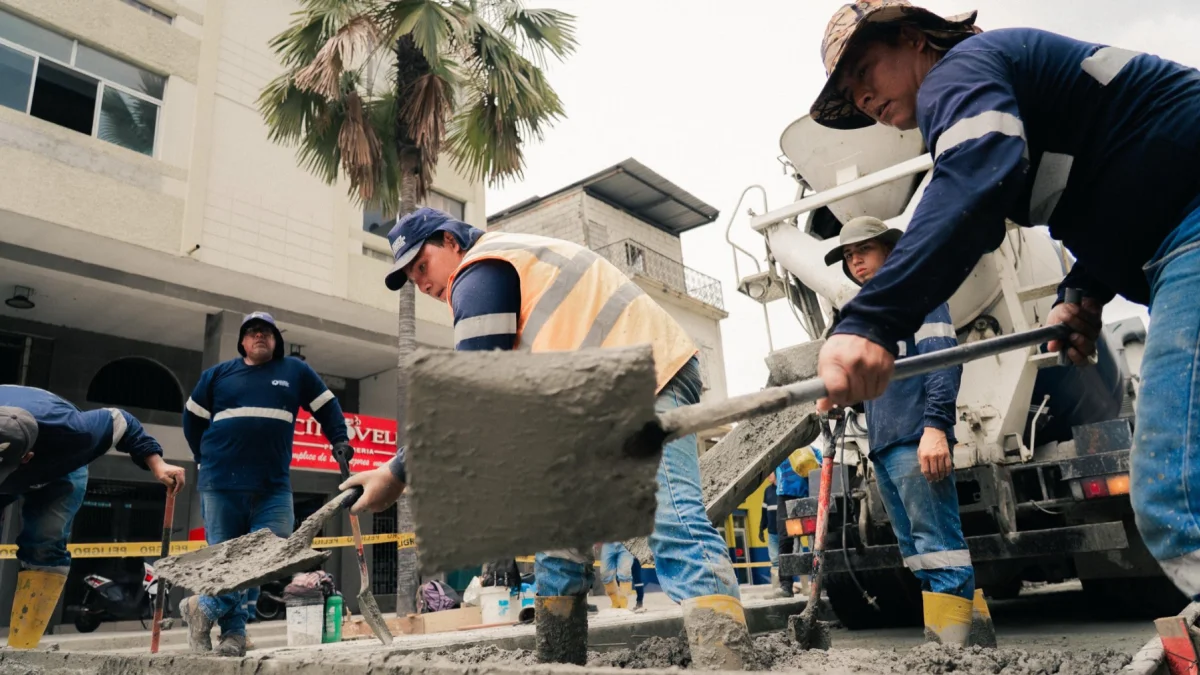 La reconstrucción del pavimento y de las redes hidrosanitarias se realizará en un tramo de la calle Los Ríos, en el centro de Guayaquil.