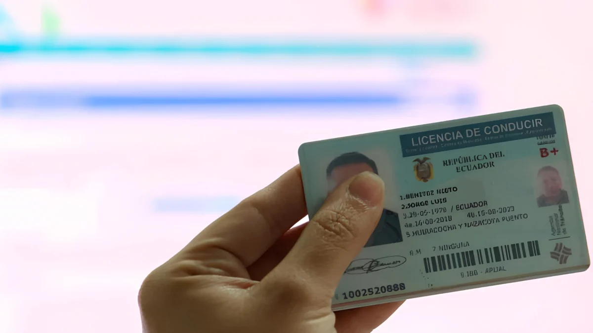 Licencia de conducir ecuatoriana, documento cuya vigencia es obligatoria para evitar sanciones desde el 1 de julio de 2026.