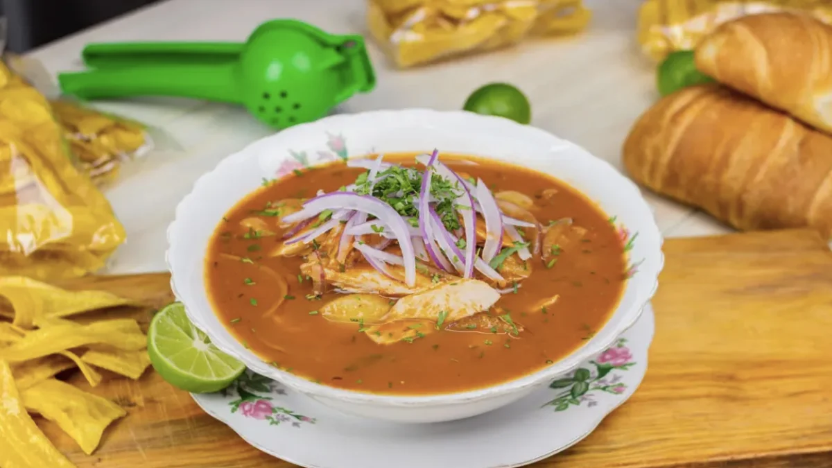 El encebollado es uno de los platos más representativos de Ecuador.