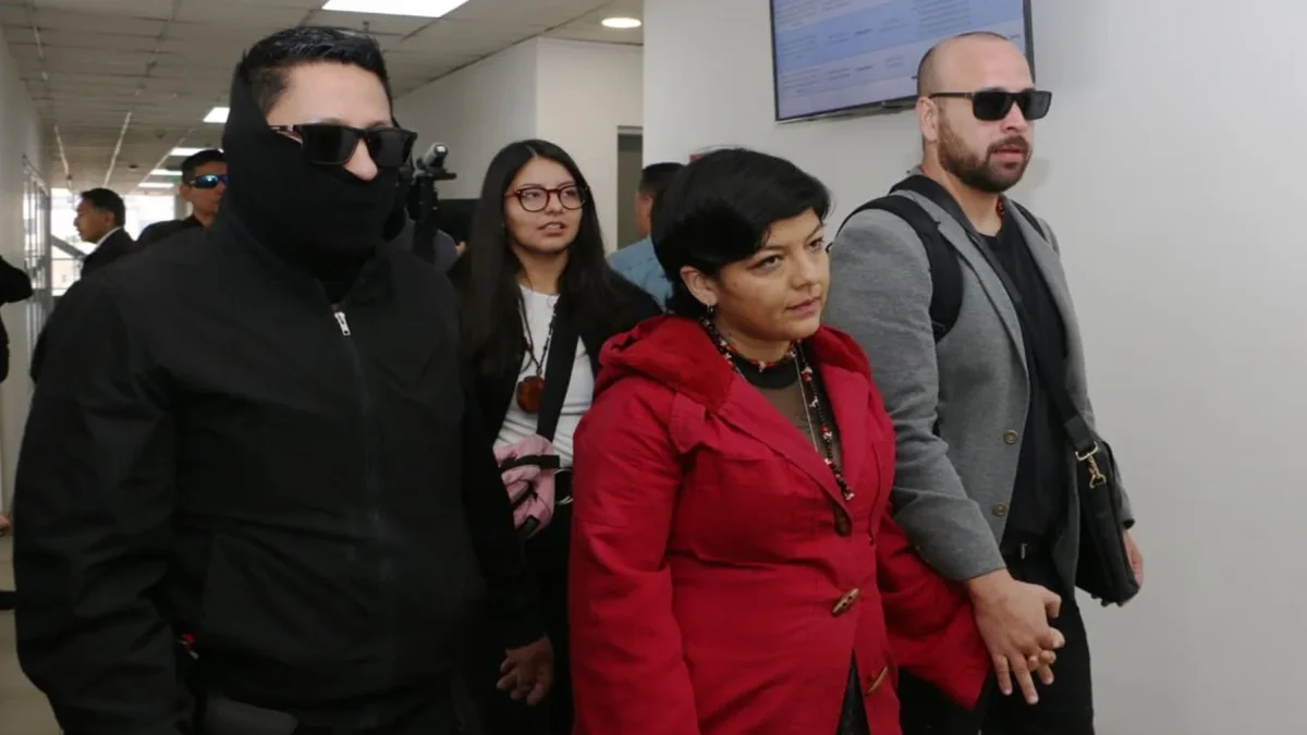 Amanda y Tamia Villavicencio llegaron a la audiencia preparatoria de juicio, que se desarrolló este 19 de junio de 2026 en el Complejo Judicial Norte de Quito.