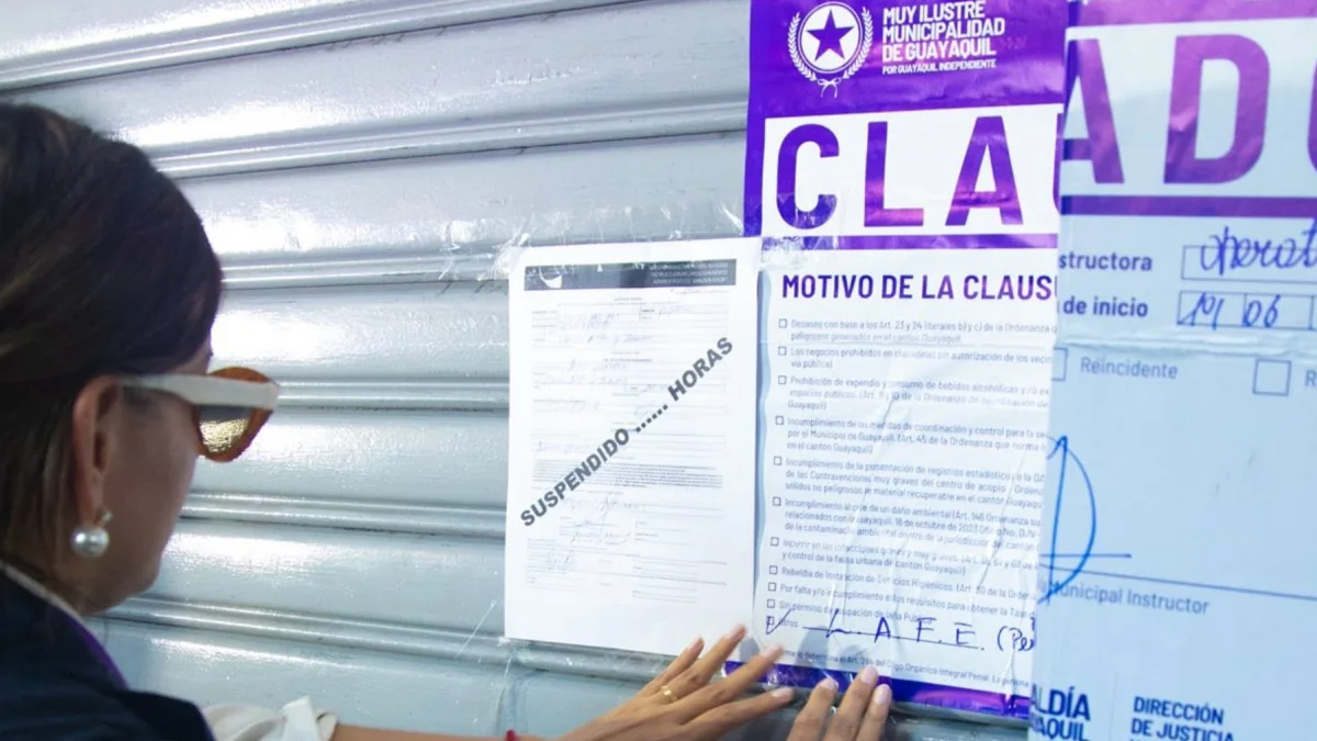Las autoridades clausuraron los locales en Guayaquil.