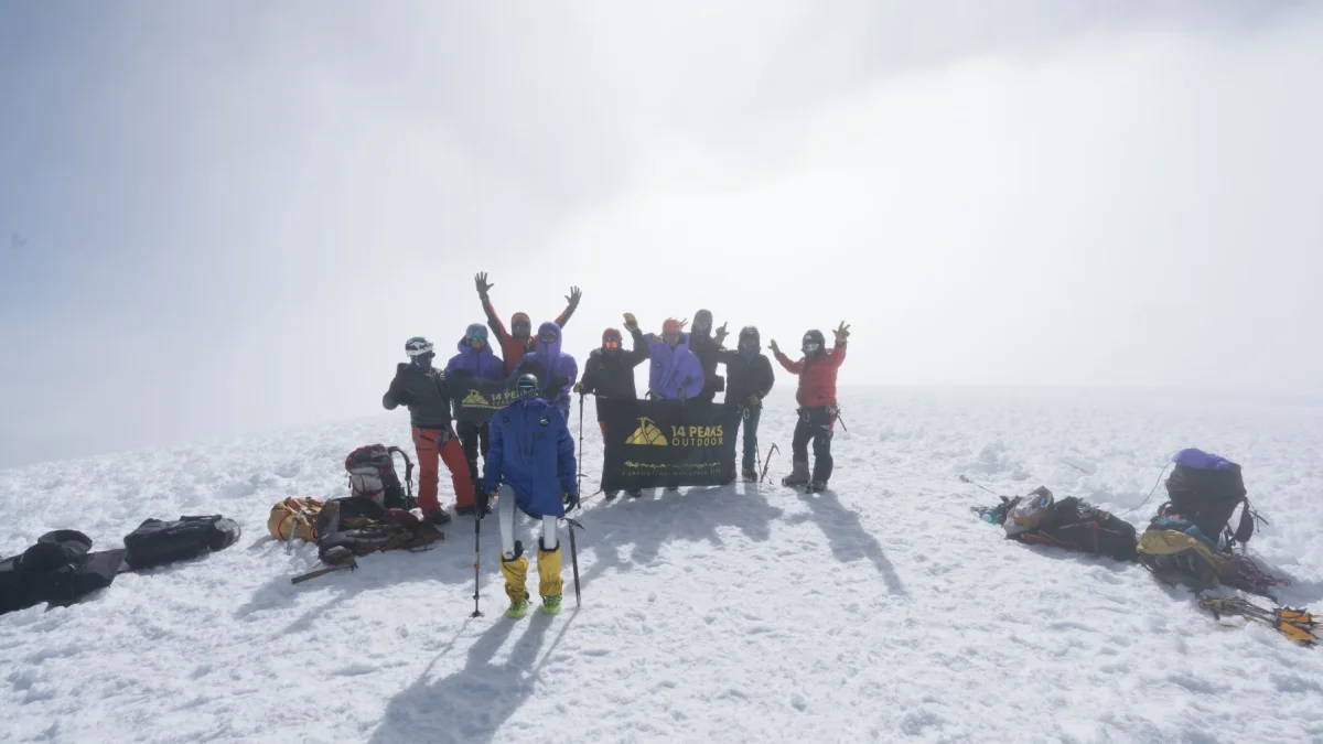 En Ecuador. Pemba en pleno ascenso al Chimborazo, convirtiéndose en el primero de su tipo en coronar una cumbre de más de 6.000 metros.