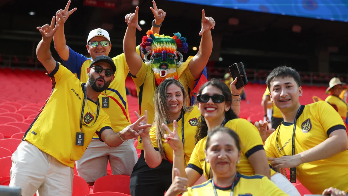 Ecuador vs. Curazao: hinchas tricolores asisten desde temprano al estadio de Kansas City para el partido del Mundial 2026.