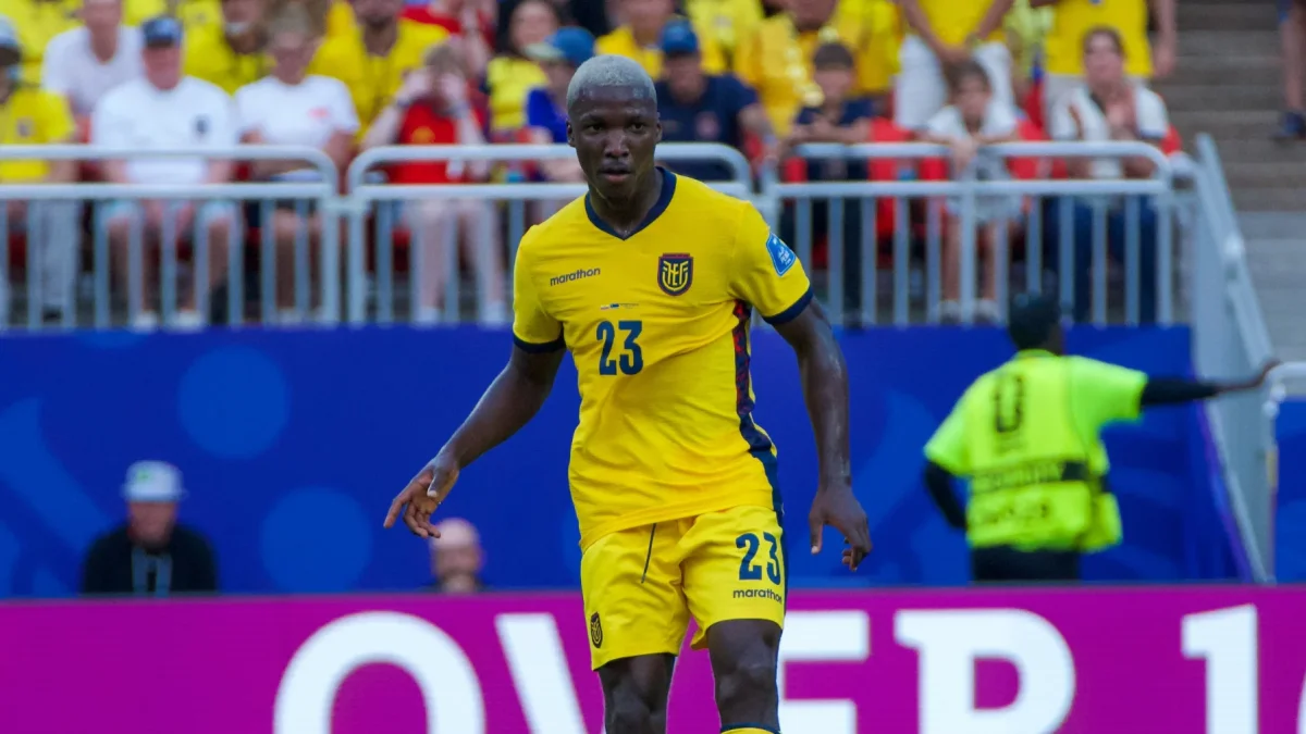 Moisés Caicedo durante el partido ante Curazao.