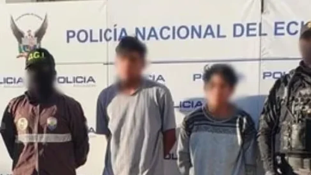 Policía Nacional detuvo en Yaruquí a dos presuntos integrantes de Los Lobos durante operativo Atlas 091 con varios indicios incautados.