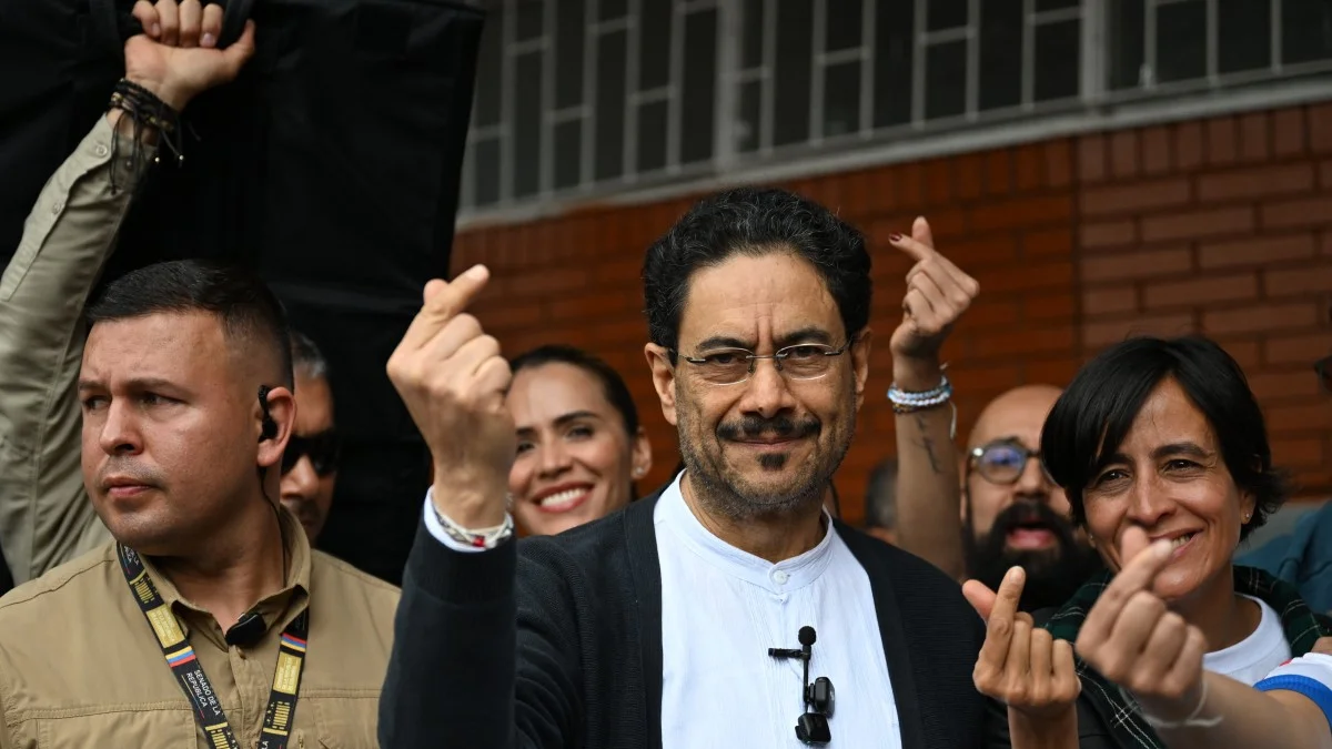 Iván Cepeda acudió a sufragar la mañana de este 21 de junio.