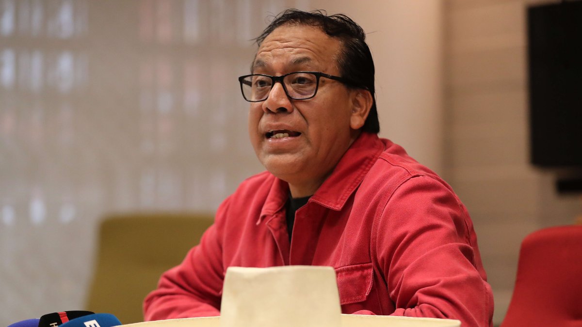 El candidato izquierdista Roberto Sánchez habla en una rueda de prensa, en Lima (Perú).