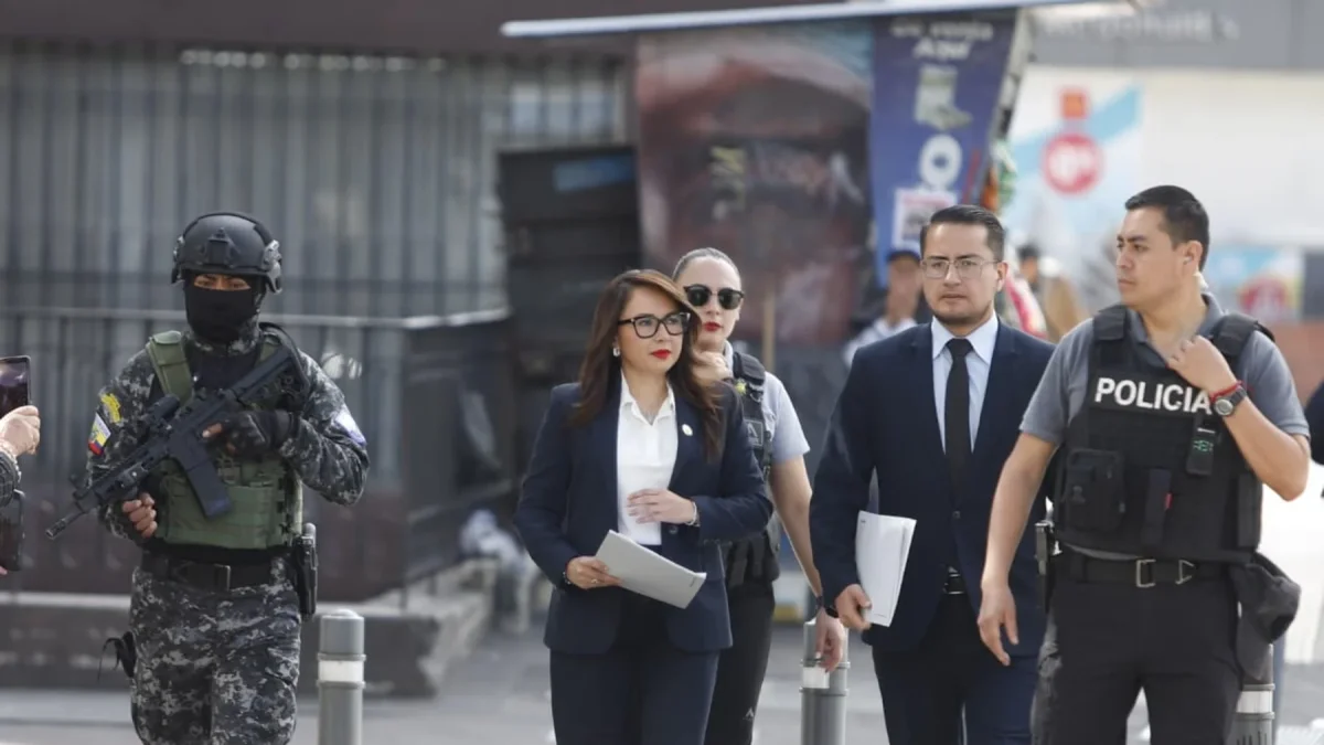La ministra de Gobierno Nataly Morillo acudió a la Fiscalía este 22 de junio de 2026.
