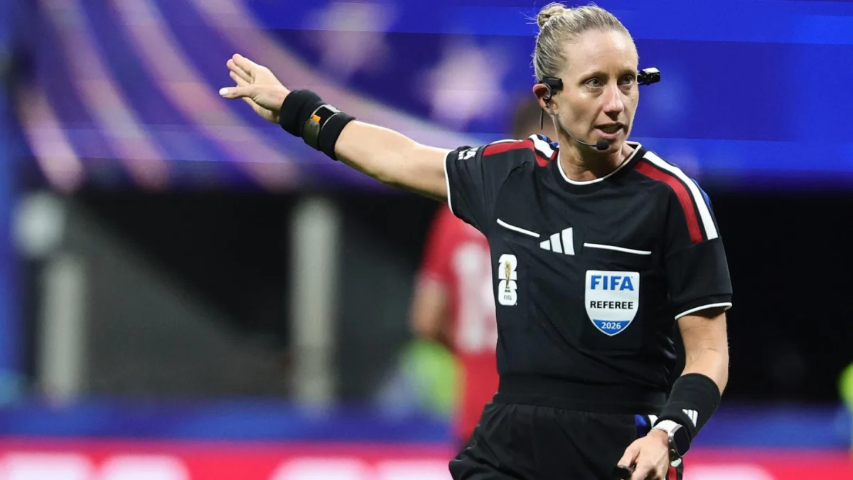 Tori Penso, árbitra estadounidense del Mundial 2026. Estará en el Alemania vs. Ecuador.