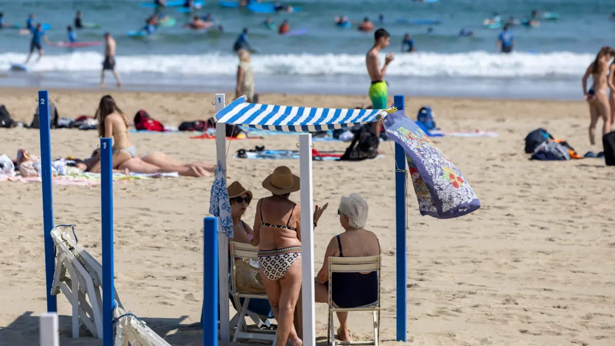 Vista de la playa de La Zurriola de San Sebastián el 18 de junio de 2026.