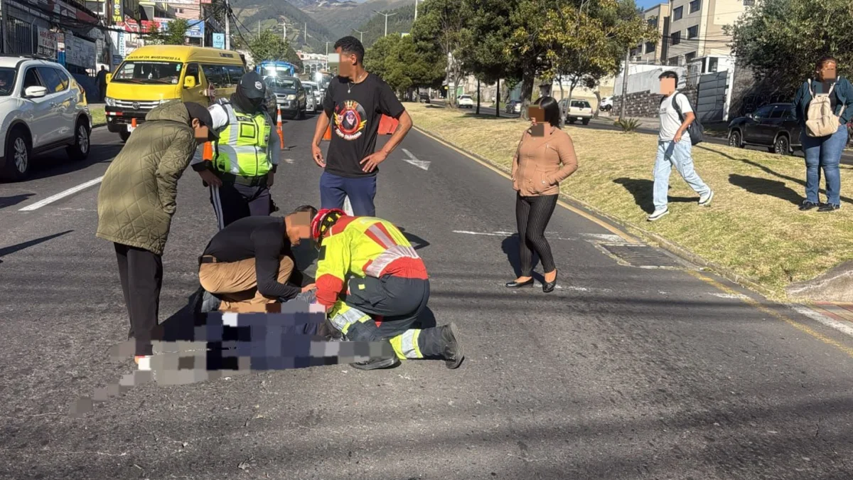 En la avenida Occidental, a la altura de la avenida Diego Vaca, en el norte, una persona fue atropellada este 22 de junio.