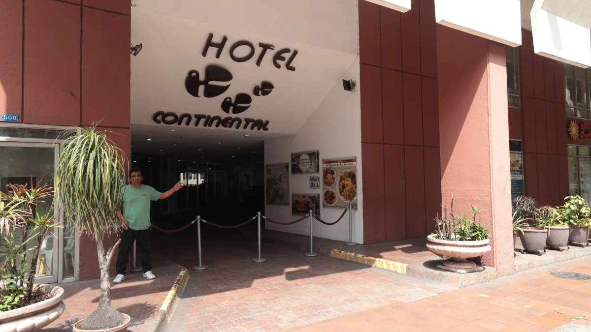 Las puertas del hotel Continental y de su restaurante La Canoa están cerradas, a la espera de un inversionista, según el propietario del edificio.