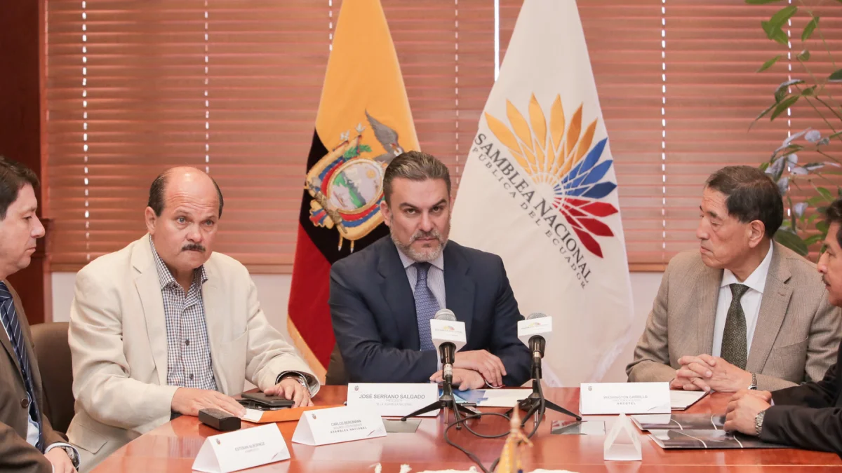 Imagen de archivo de José Serrano en la Asamblea Nacional, antes de su traslado a una prisión en Mississippi tras la confusión en el sistema de ICE.