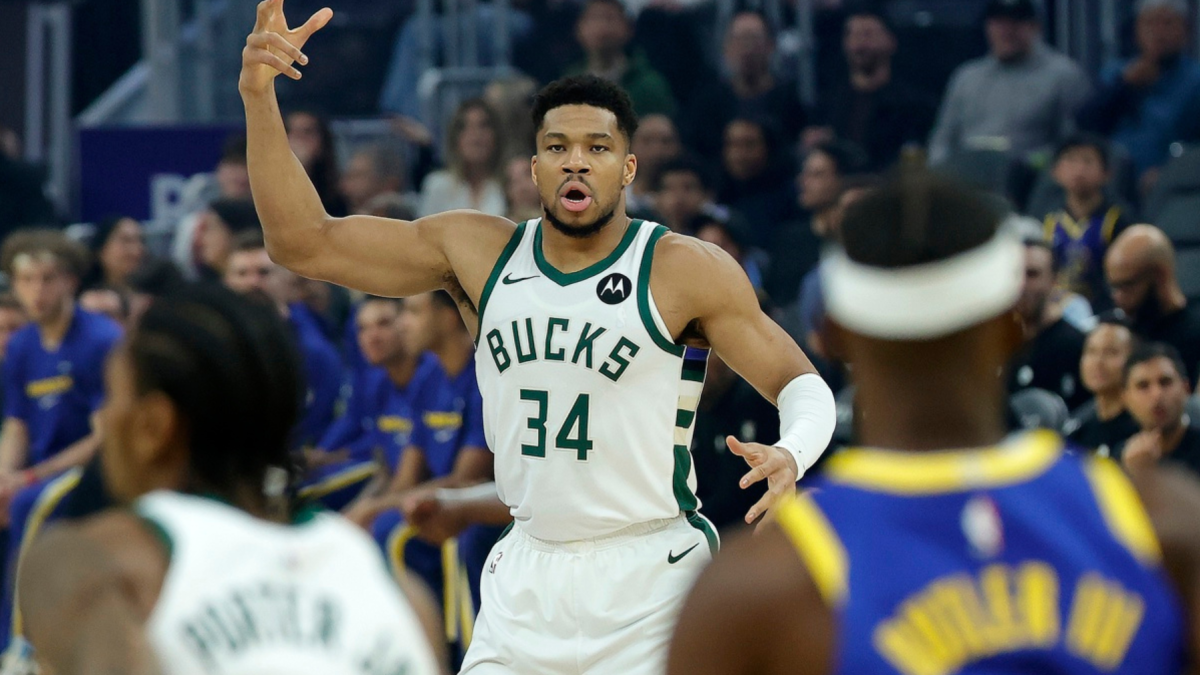 Fotografía de archivo del pasado 8 de enero en la que puede verse al jugador de Milwaukee Bucks Giannis Antetokounmpo, durante un partido