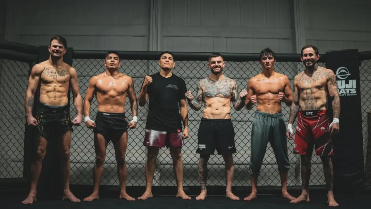 Chito Vera entrena en una sesión junto al peleador de peso pluma Diego Lopes.